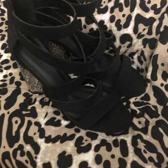 Black heel sandal - Picture 3 of 8